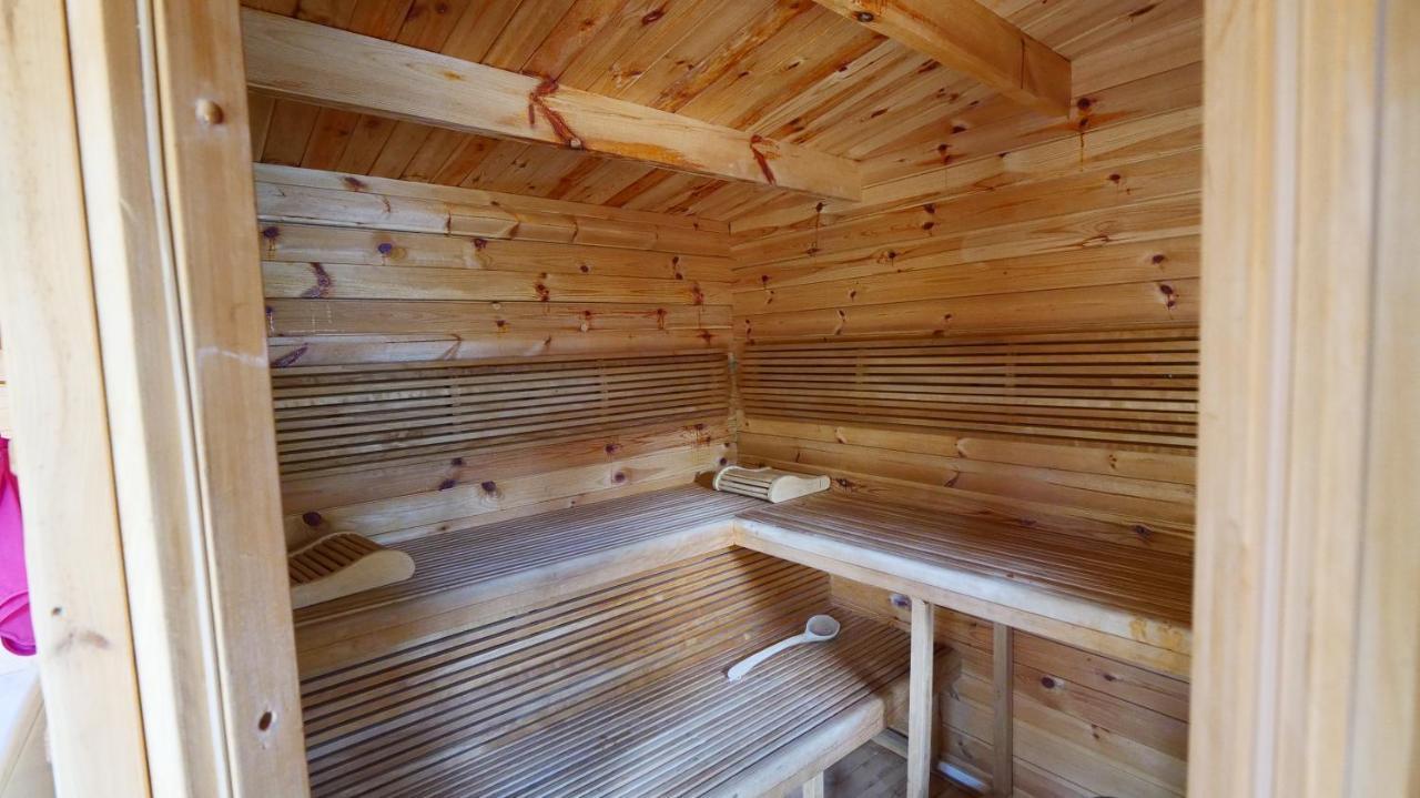 O Et Terre, Gite Ressourcement Bains Spa Cryo Sauna Et Foret Dormelles Luaran gambar